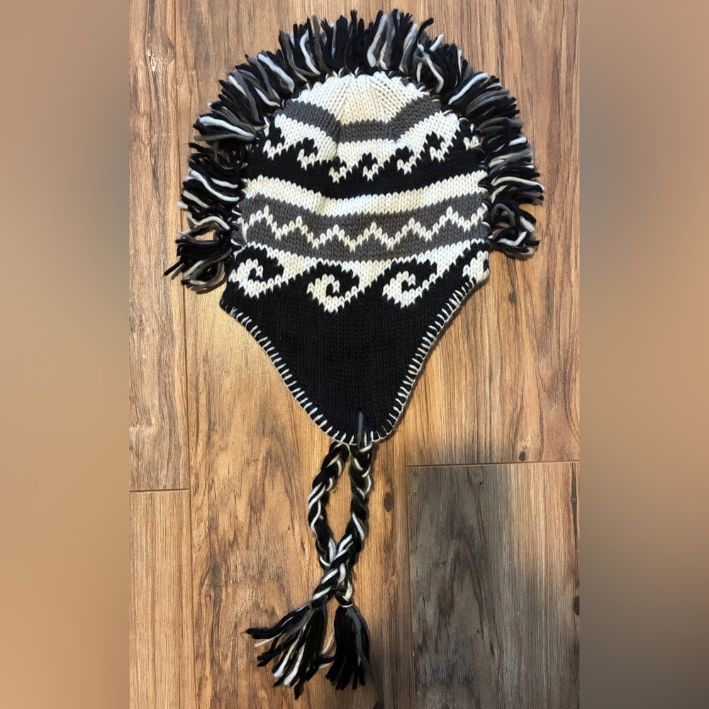 3 for $13 Awesome winter hat never worn